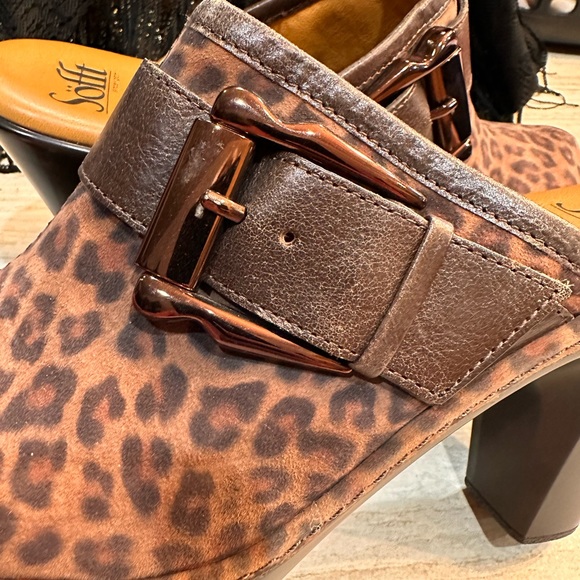 Never worn women’s Sofft choc leopard clog - Picture 9 of 15